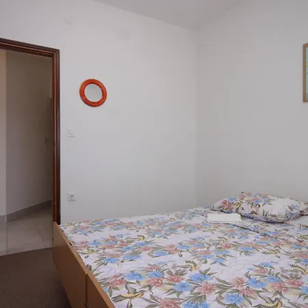 Apartments By The Sea Kali, Ugljan - 345 Apartment *