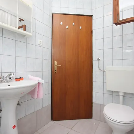 Apartments By The Sea Kali, Ugljan - 345